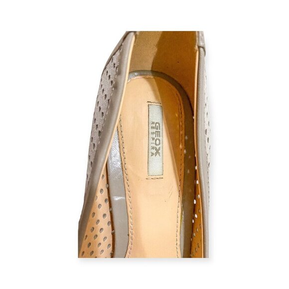 GEOX Marian perforated leather pumps with bows. Size 38 EU, in taupe color - Picture 15 of 16